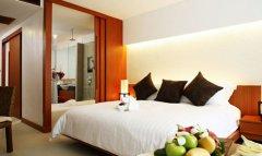 02 Deluxe-Pool-Access-1.jpg